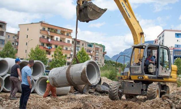 Ujesjellesit nuk perballojne kostot: MIE propozon bashkimin ne shoqeri te medha